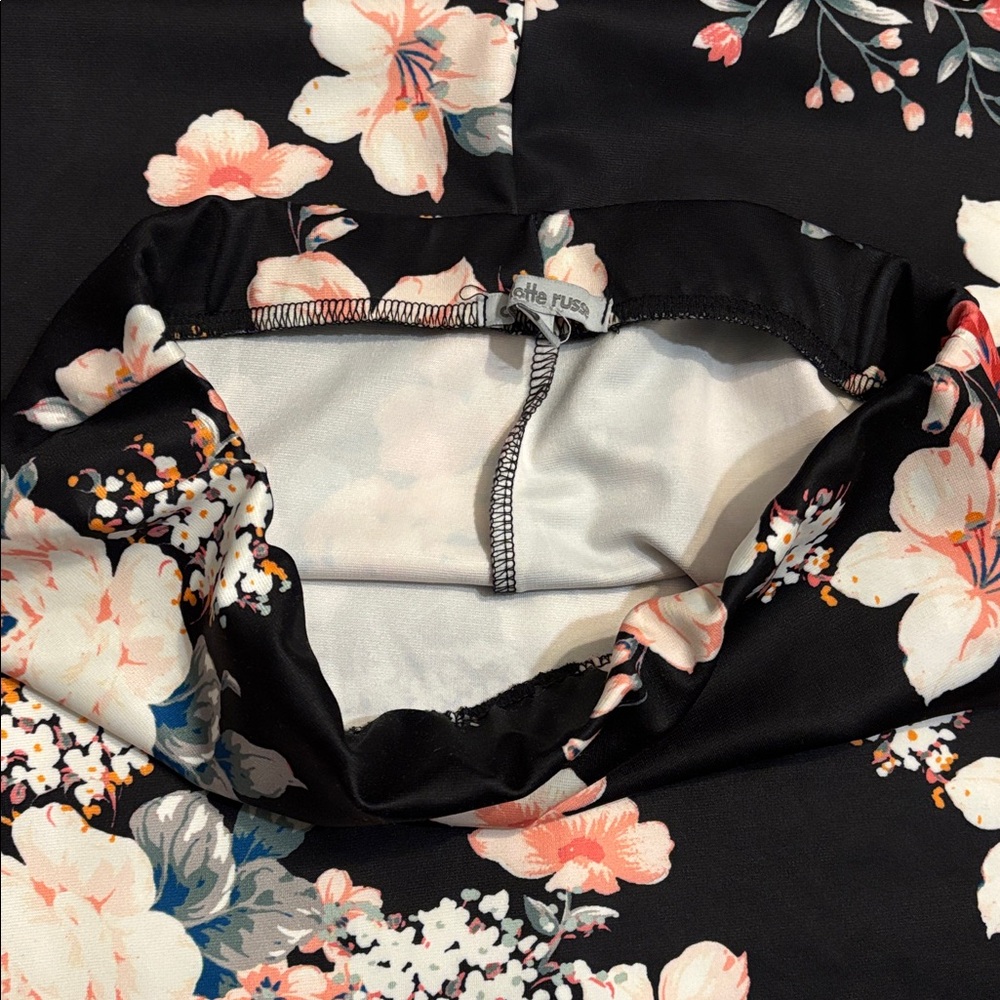 Charlotte Russe floral print skirt in size M - Picture 7 of 8